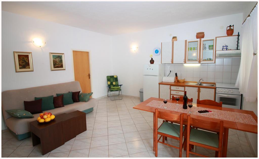 Apartment Benjamin ロゴズニッツァ エクステリア 写真